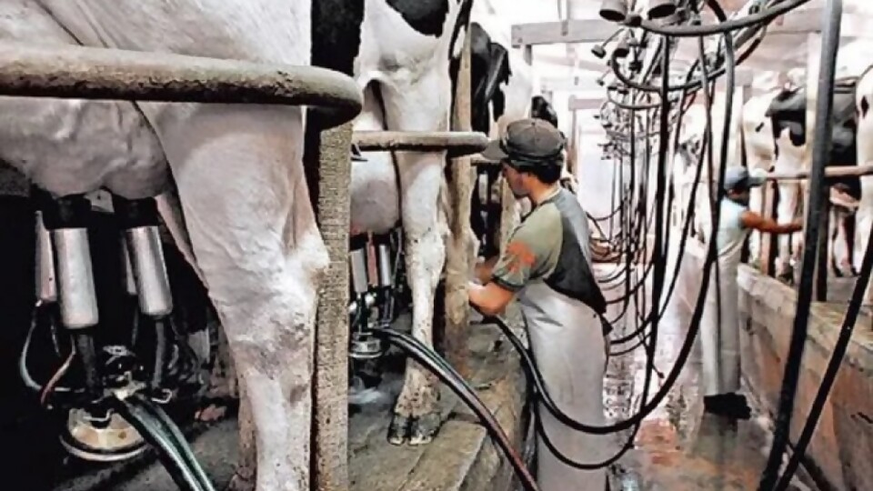 Londinsky: “Es un acuerdo por tres años que incluye una cláusula de paz que inhibe la realización de conflictos por temas salariales” — Entrevistas — Primera Ma&ntilde;ana | Azul 101.9