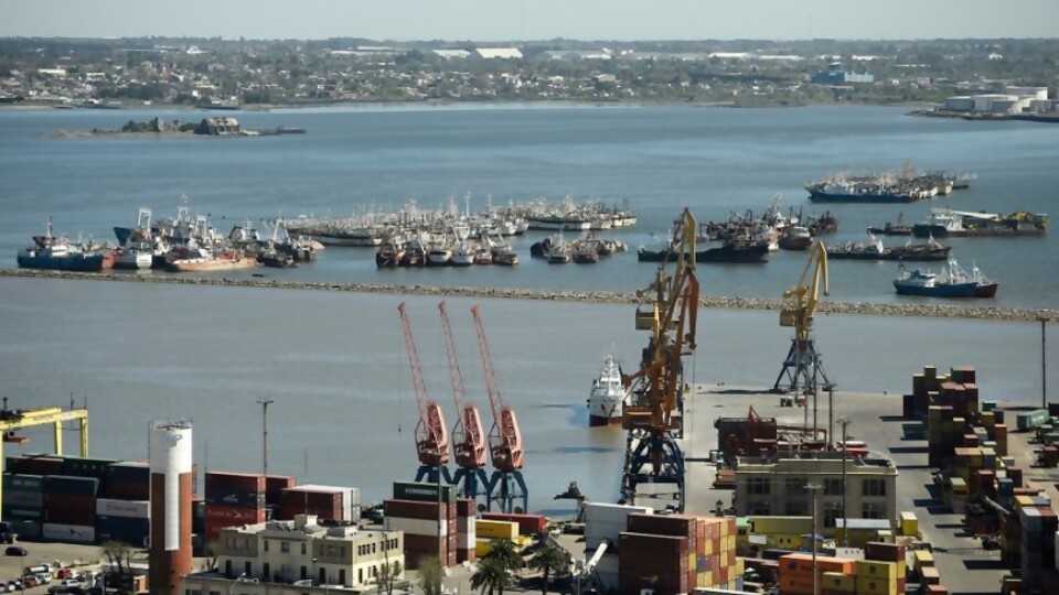 Los desafíos del puerto de Montevideo: Posicionamiento, control e inversiones — Entrevistas — Primera Ma&ntilde;ana | Azul 101.9