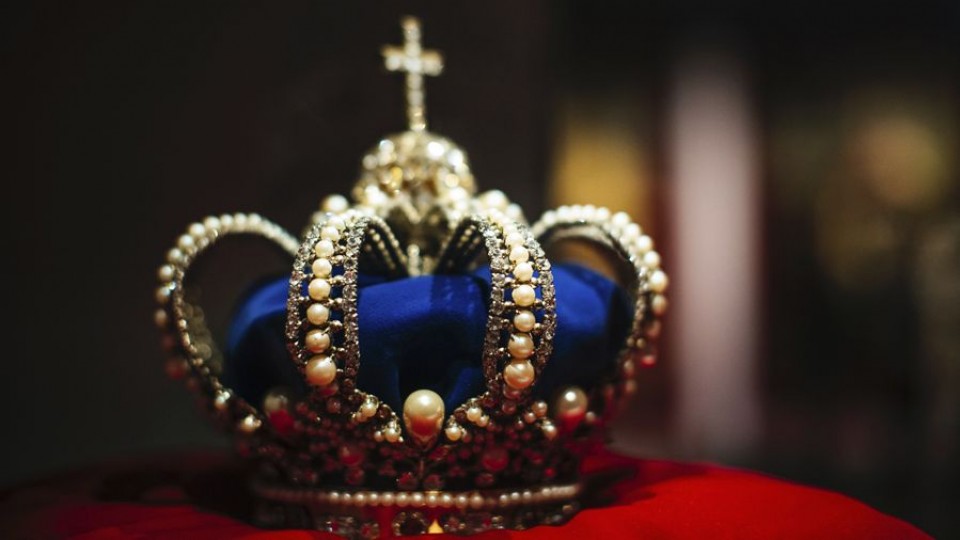  Monarquías en el siglo XXI: ¿Cuáles son? ¿Cómo funcionan? — Columna Internacional — 12 PM | Azul 101.9