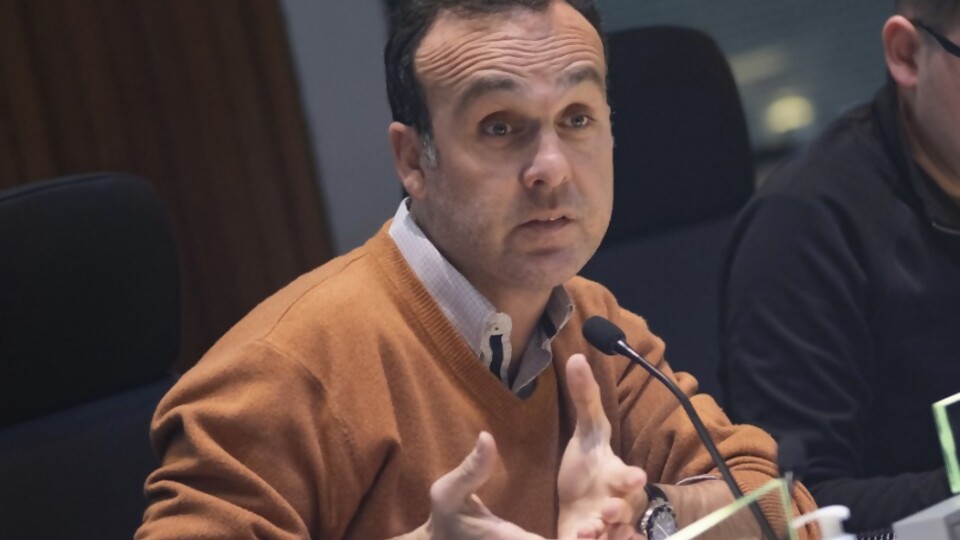 Barrios Bove: “Cosse violó la Constitución y será el Senado el que resuelva si amerita el juicio político” — Entrevistas — Primera Ma&ntilde;ana | Azul 101.9