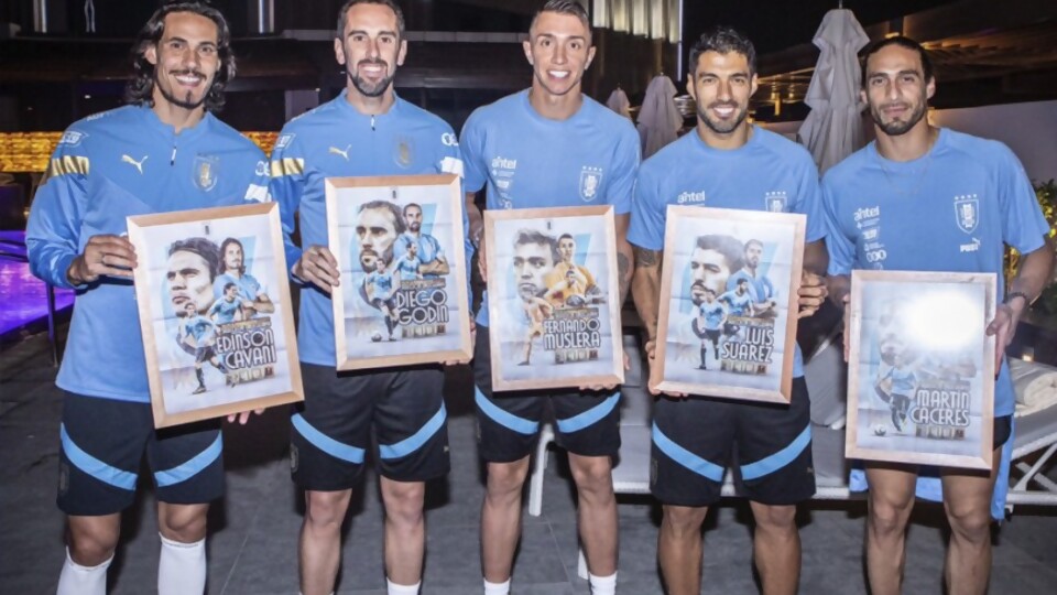 Uruguay define el equipo con Godín y Cáceres como titulares —  Entrevistas — Primera Mañana | Azul 101.9