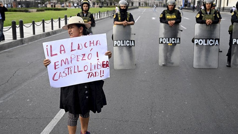 Hierro López explicó la crisis política que atraviesa Perú — Entrevistas  — La Pecera | Azul 101.9