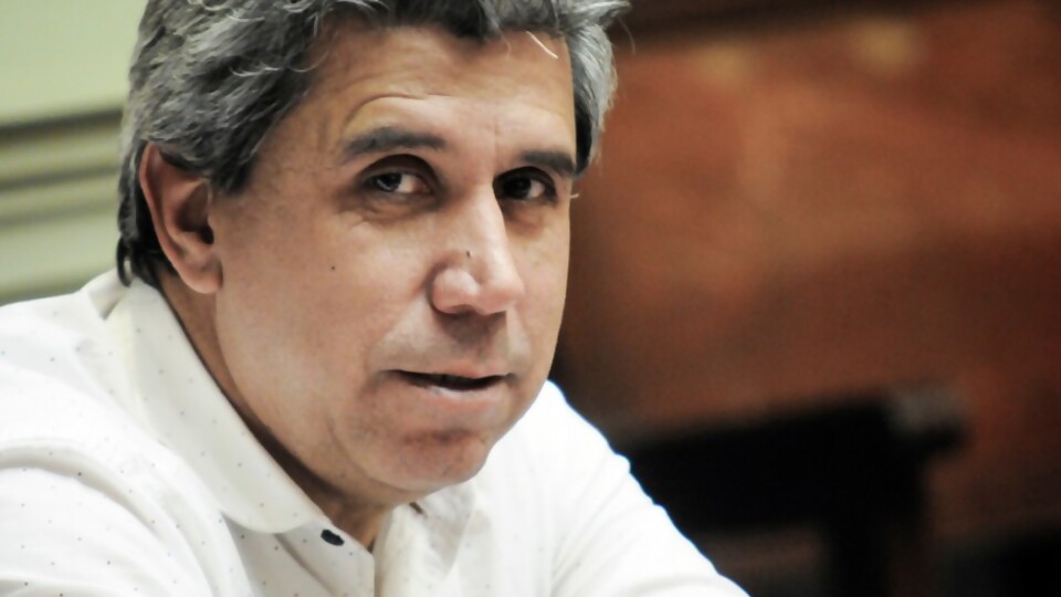 Ruíz: “Los actuales trabajadores van a cobrar menos jubilación trabajando mas” — Entrevistas — Primera Ma&ntilde;ana | Azul 101.9