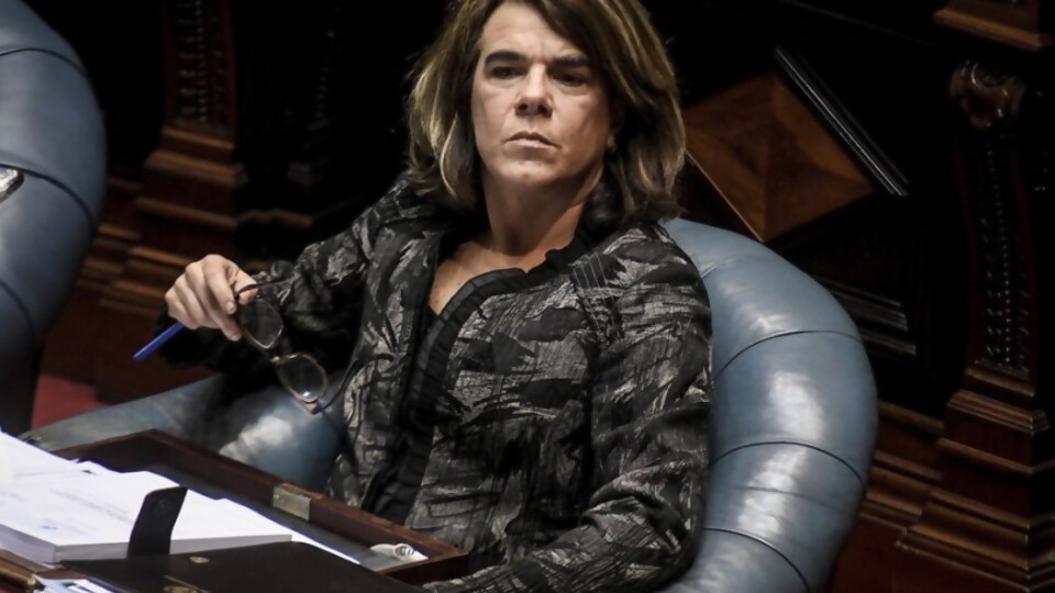 Reparación a víctimas de grupos armados “se parece mucho a un canje votos” — Entrevistas — Primera Ma&ntilde;ana | Azul 101.9