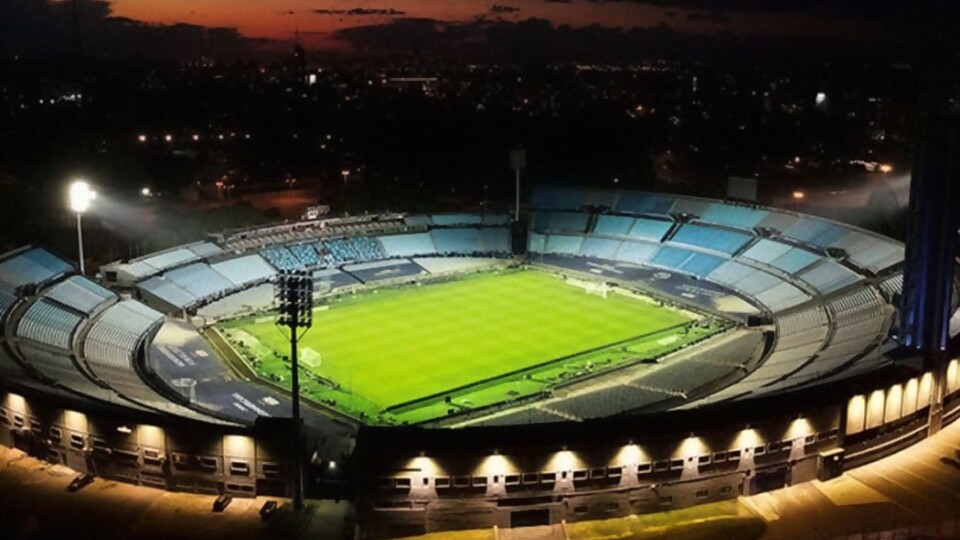Después de casi 100 días vuelve el fútbol uruguayo — Deportes — Primera Mañana | Azul 101.9