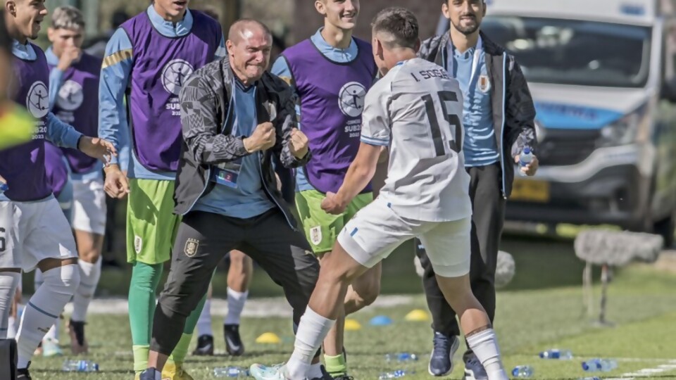 Uruguay va por el campeonato — Entrevistas — Primera Ma&ntilde;ana | Azul 101.9