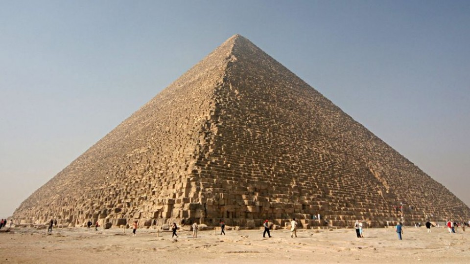 Relatos de Pecera: Pirámides — Relatos de Pecera — La Pecera | Azul 101.9