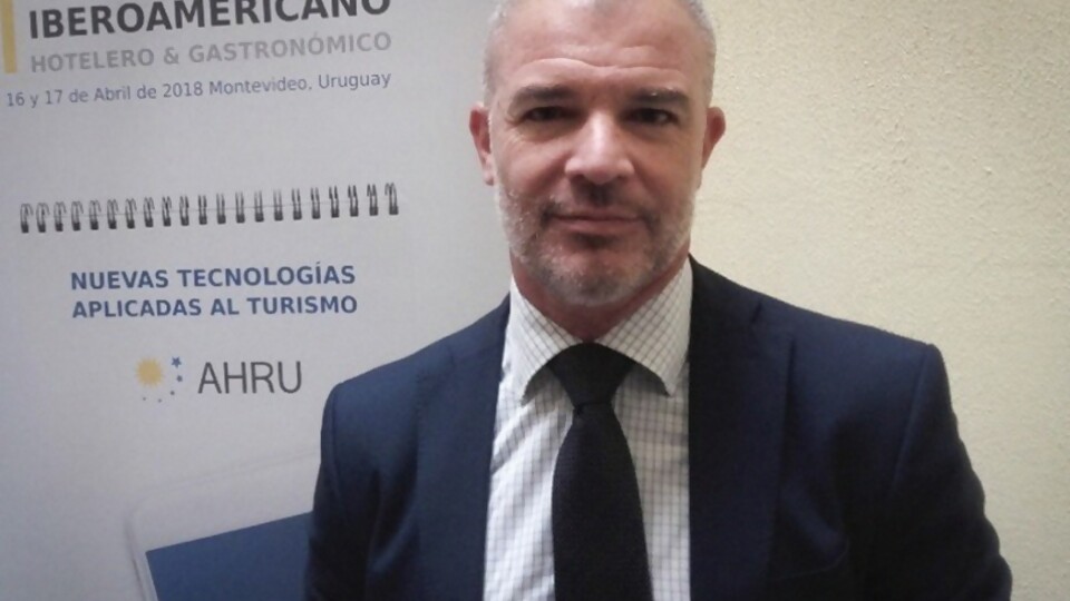 Facal: “Se busca evitar la competencia desleal entre las empresas de alojamiento con la hotelería formal” — Entrevistas — Primera Ma&ntilde;ana | Azul 101.9