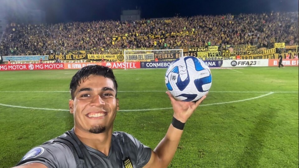 Peñarol goleó y sigue adelante en la Sudamericana — Deportes — Primera Mañana | Azul 101.9