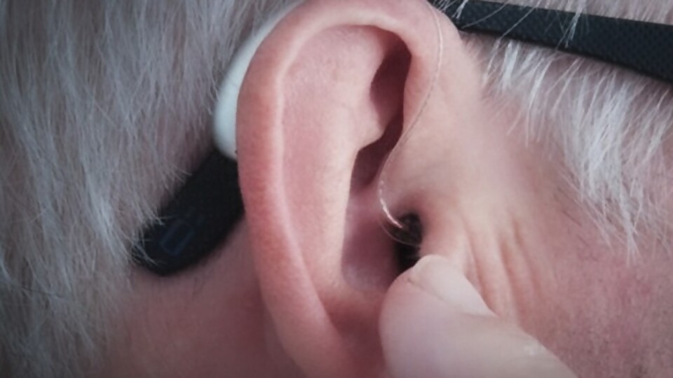A la caza de los estafadores de audífonos — Informes  — La Pecera | Azul 101.9