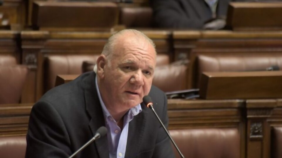 Verri: “El Frente Amplio quiere que al Gobierno le vaya mal para poder volver, nada de lo que se haga los va a conformar” — Entrevistas — Primera Ma&ntilde;ana | Azul 101.9