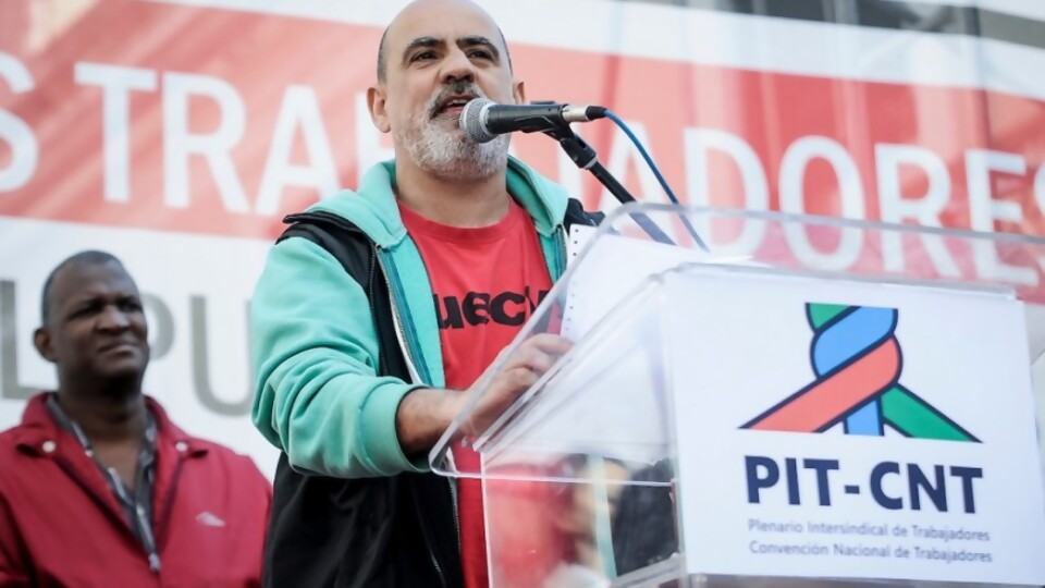 Riverón: “Los trabajadores quedaron de rehenes en el conflicto de las empresas por el cambio en el envasado de supergás” — Entrevistas — Primera Ma&ntilde;ana | Azul 101.9