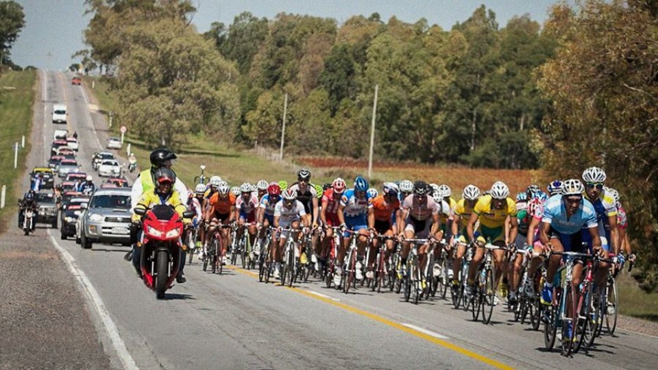 Satombide Durán estuvo en la Vuelta Ciclista — Humor  — La Pecera | Azul 101.9