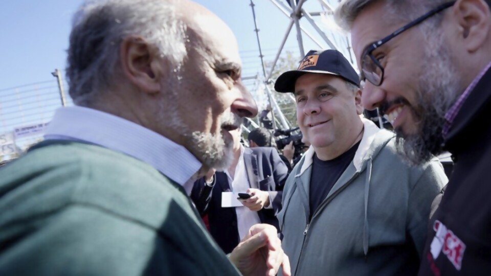 Mieres: “Los pedidos del Pit-Cnt parecen salidos de un mundo alternativo” — Entrevistas — Primera Ma&ntilde;ana | Azul 101.9