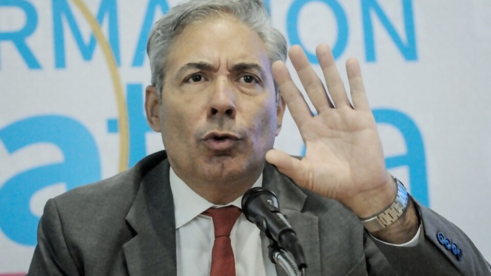 Silva: “Hay intereses por fuera de la educación que hacen imposible generar caminos de entendimiento” — Entrevistas — Primera Ma&ntilde;ana | Azul 101.9