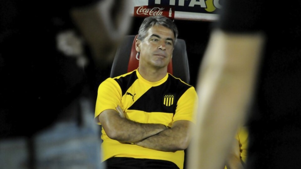La continuidad de Bengoecha aumentó las diferencias en la directiva de Peñarol — Deportes — Primera Mañana | Azul 101.9