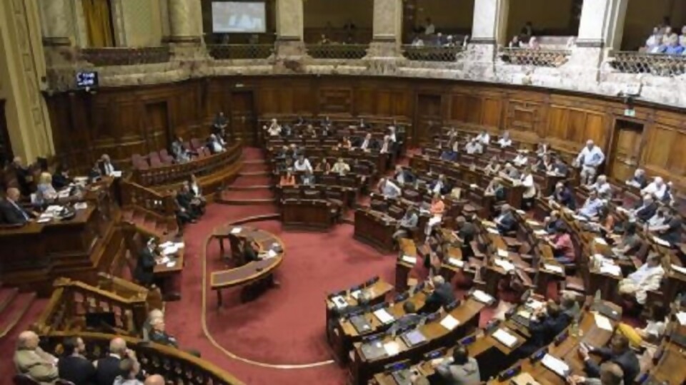 Los principales titulares de este jueves 6 de julio —  Titulares — Primera Mañana | Azul 101.9