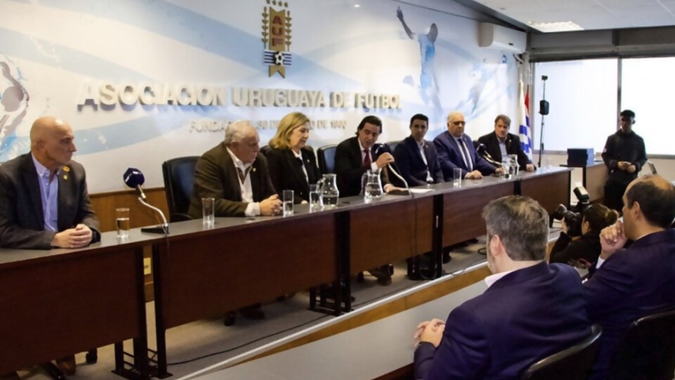 Alonso planteó a los clubes duplicar los ingresos por derechos de TV a partir de 2026 — Deportes — Primera Mañana | Azul 101.9