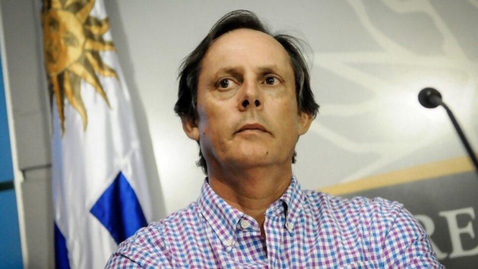 Lago: “La actual tasa de cambio condiciona el proceso industrial en Uruguay” — Entrevistas — Primera Ma&ntilde;ana | Azul 101.9