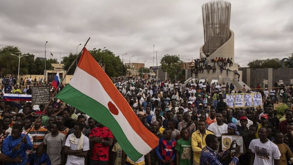 Níger: el Golpe de Estado que amenaza con desestabilizar el continente africano — Columna Internacional — 12 PM | Azul 101.9
