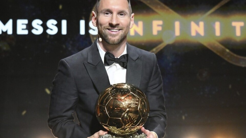 Messi ganó su 8º Balón de Oro  —  Deportes — Primera Mañana | Azul 101.9