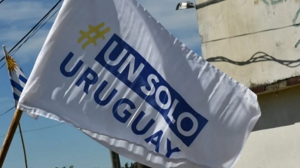 Correa: “Cuando llegaron al gobierno dejaron de aplaudir las propuestas de Un Solo Uruguay y no solucionaron lo que anunciaron en la campaña” —  Entrevistas — Primera Mañana | Azul 101.9
