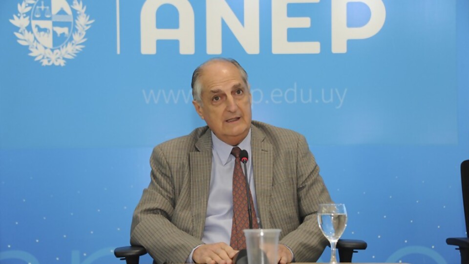 Gabito Zóboli: “El presupuesto educativo y la masa salarial de ANEP aumentó en varios millones de dólares” —  Entrevistas — Primera Mañana | Azul 101.9